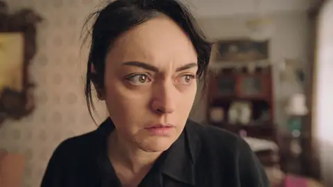 Safiye pide a todos que se alejen de ella al darse cuenta de lo que le ha hecho a su padre: "No os acerquéis a mí" Safiye pide a todos que se alejen de ella al darse cuenta de lo que le ha hecho a su padre: "No os acerquéis a mí"