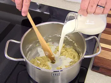 ¡Arguiñano da la sorpresa! Una bechamel para las empanadillas ¡Arguiñano da la sorpresa! Una bechamel para las empanadillas