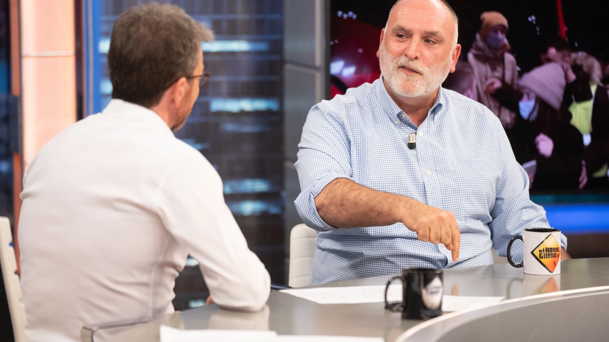 ¿Por qué es más fácil viajar a la Luna que acabar con la hambruna? José Andrés da la respuesta en 'El Hormiguero 3.0' ¿Por qué es más fácil viajar a la Luna que acabar con la hambruna? José Andrés da la respuesta en 'El Hormiguero 3.0'