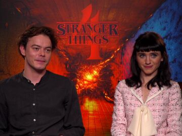 Charlie Heaton y Natalia Dyer de 'Stranger Things'
