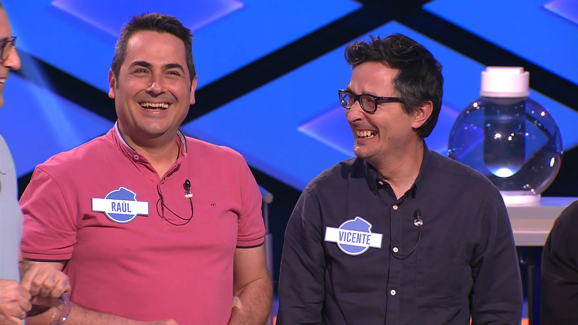 ¿Por qué tiene tanta cultura Raúl? Juanra Bonet lo descubre en ‘¡Boom!’: “Se basa en lo que ha entrado por su boca” ¿Por qué tiene tanta cultura Raúl? Juanra Bonet lo descubre en ‘¡Boom!’: “Se basa en lo que ha entrado por su boca”