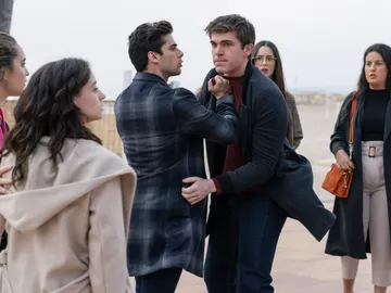 Alba increpa a Bruno, Rubén y Jacobo: “¿Me vais a coger y me vais a violar otra vez?” Alba increpa a Bruno, Rubén y Jacobo: “¿Me vais a coger y me vais a violar otra vez?”