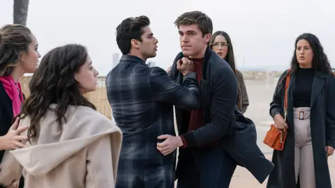 Alba increpa a Bruno, Rubén y Jacobo: “¿Me vais a coger y me vais a violar otra vez?” Alba increpa a Bruno, Rubén y Jacobo: “¿Me vais a coger y me vais a violar otra vez?”