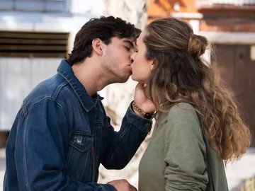 El esperado beso de Bego y Tirso El esperado beso de Bego y Tirso