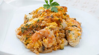 Triunfa con la receta de arroz marinera con costra, de Karlos Arguiñano: 