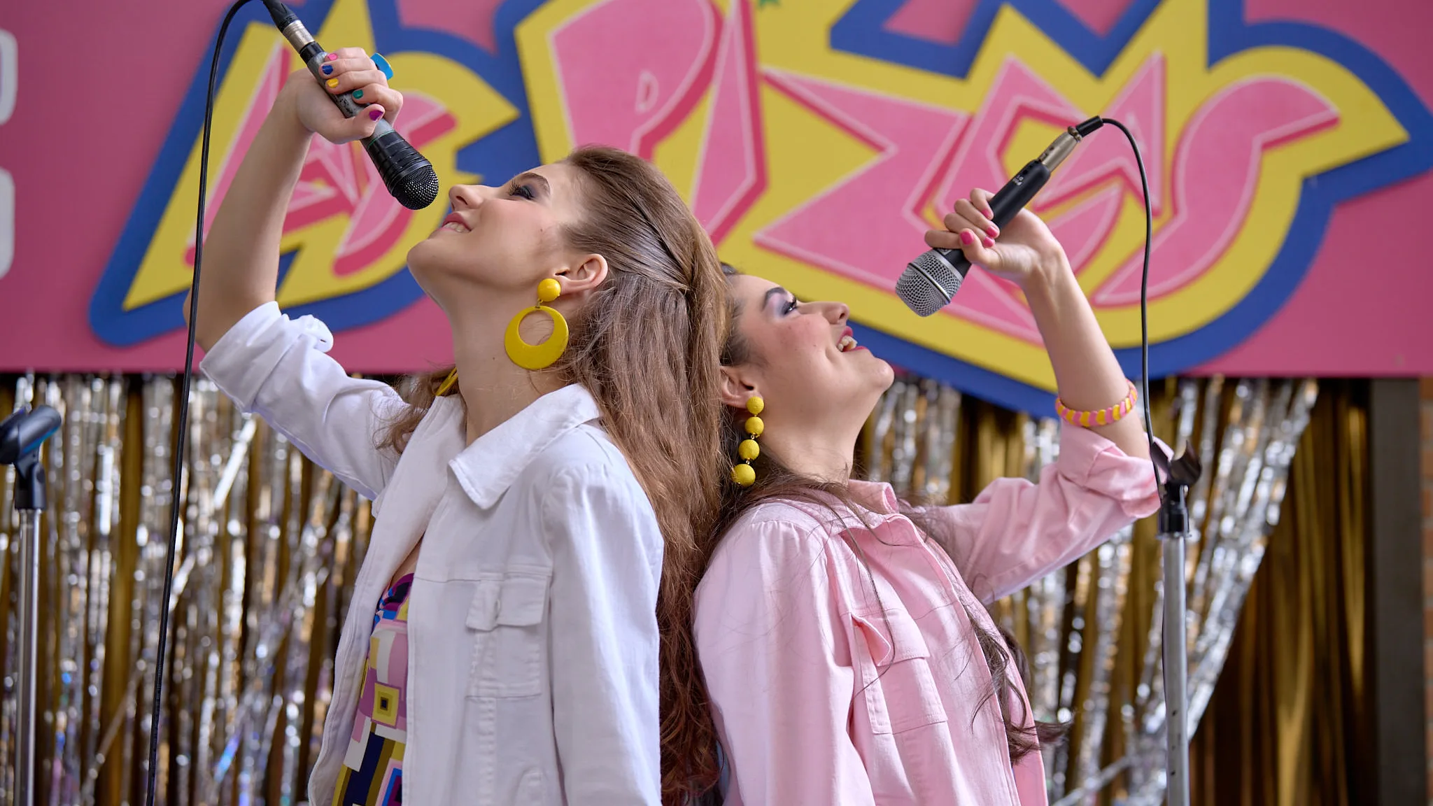 Catalina y Susi se despiden de Las Pizcas con un concierto ben&eacute;fico en la Plaza de los Frutos