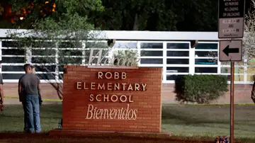 Tiroteo masivo en el centro Robb Elementary School en Uvalde, Texas Tiroteo masivo en el centro Robb Elementary School en Uvalde, Texas
