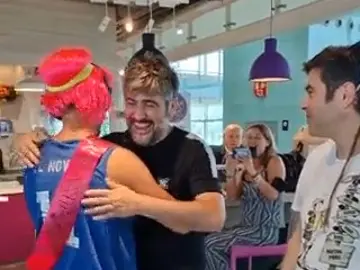 Los hermanos Estopa se cuelan en una despedida de soltero Los hermanos Estopa se cuelan en una despedida de soltero