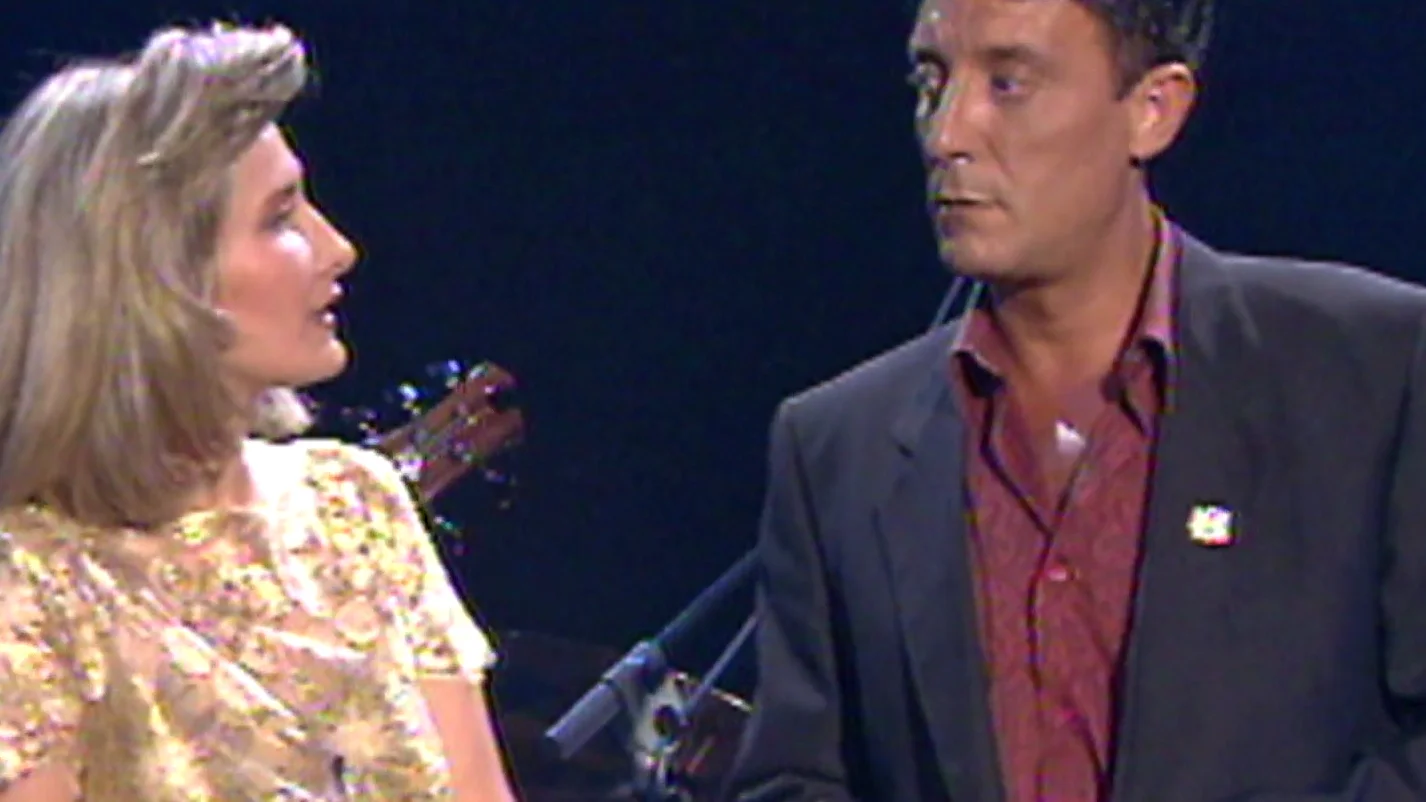 La primera vez de El Dioni en un plató: entrevista con Nieves Herrero… ¡y debut como cantante! La primera vez de El Dioni en un plató: entrevista con Nieves Herrero… ¡y debut como cantante!