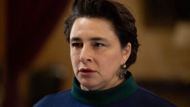 Avance semanal de 'Tierra Amarga': Behice, a un paso de ser descubierta como la asesina de Hünkar Yaman 