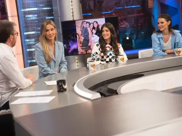 Dulceida confiesa en 'El Hormiguero 3.0' su amenaza más 'hater': "Si me ven con una bandera LGBT me queman viva" Dulceida confiesa en 'El Hormiguero 3.0' su amenaza más 'hater': "Si me ven con una bandera LGBT me queman viva"