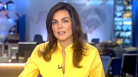 Primer informativo de Mónica Carrillo en Antena 3 Noticias Primer informativo de Mónica Carrillo en Antena 3 Noticias