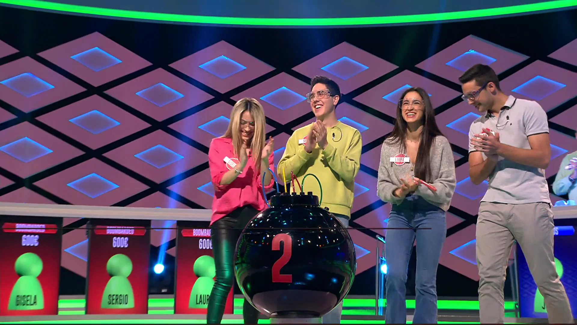 ¡Los ‘Boombardeo’ juegan a contrarreloj! Consiguen ‘in extremis’ su bomba de cristal en ‘¡Boom!’ ¡Los ‘Boombardeo’ juegan a contrarreloj! Consiguen ‘in extremis’ su bomba de cristal en ‘¡Boom!’