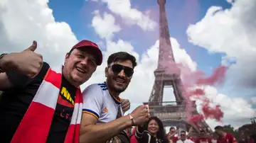 Las aficiones de Liverpool y Madrid en París, hermanadas Las aficiones de Liverpool y Madrid en París, hermanadas