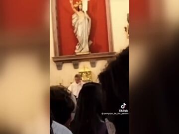 Renuncia el párroco de Lahiguera (Jaén) que eructó en plena misa: "Para lo que me queda en el convento"
