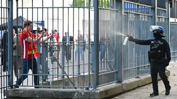 La Policía francesa usó gas pimienta en los altercados previos a la final de la Champions League