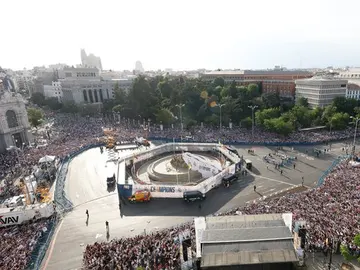 La fiesta en Cibeles por la Decimocuarta La fiesta en Cibeles por la Decimocuarta