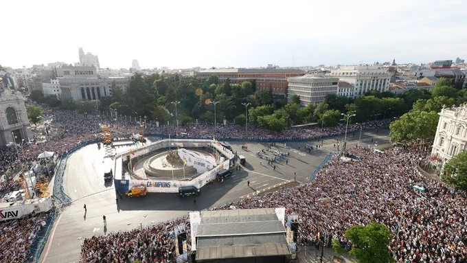 La fiesta en Cibeles por la Decimocuarta La fiesta en Cibeles por la Decimocuarta