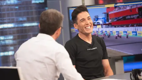 Aleix Espargaró habla en 'El Hormiguero 3.0' sobre el despiste que sufrió en su última carrera: "Intentaré no irme antes de que acabe el programa" Aleix Espargaró habla en 'El Hormiguero 3.0' sobre el despiste que sufrió en su última carrera: "Intentaré no irme antes de que acabe el programa"