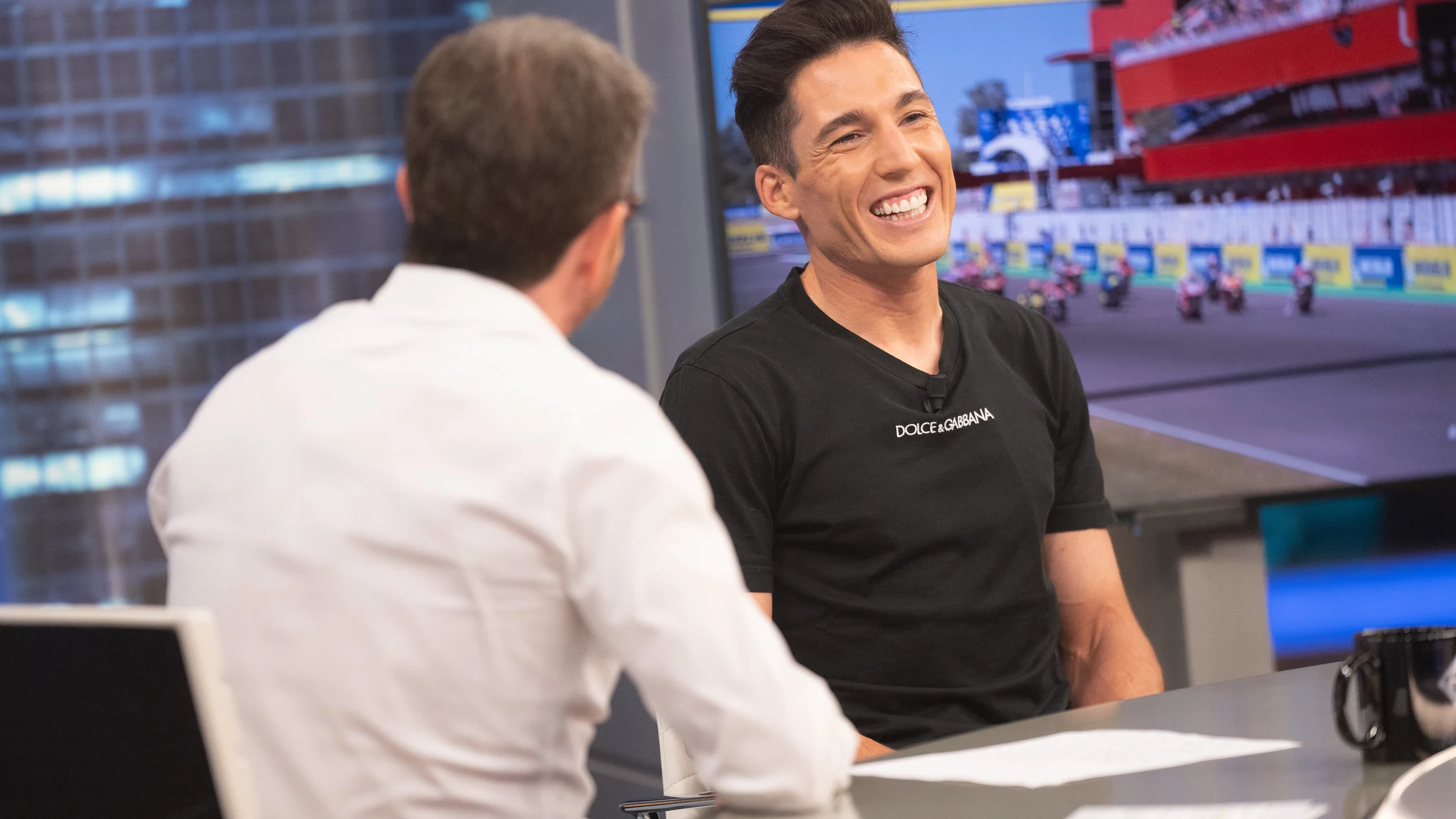 Aleix Espargaró habla en 'El Hormiguero 3.0' sobre el despiste que sufrió en su última carrera: "Intentaré no irme antes de que acabe el programa" Aleix Espargaró habla en 'El Hormiguero 3.0' sobre el despiste que sufrió en su última carrera: "Intentaré no irme antes de que acabe el programa"