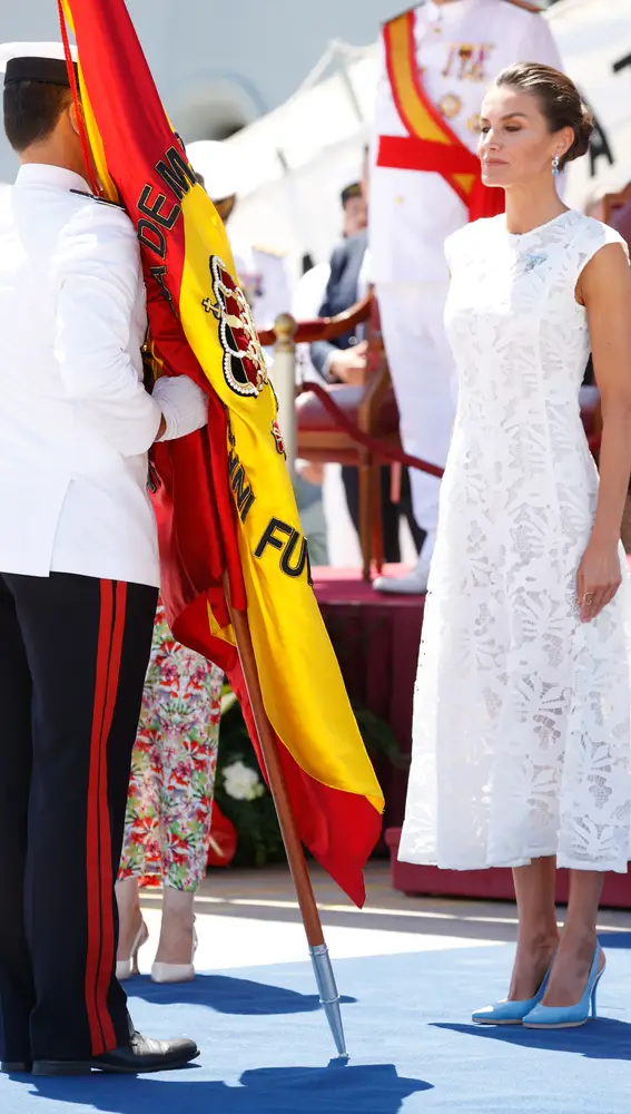 La reina Letizia en la entrega de la Bandera Nacional