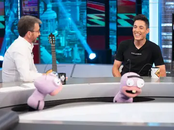 Técnicas de despiste, secretos e insultos... Trancas y Barrancas examinan a Aleix Espargaró en 'El Hormiguero 3.0' Técnicas de despiste, secretos e insultos... Trancas y Barrancas examinan a Aleix Espargaró en 'El Hormiguero 3.0'
