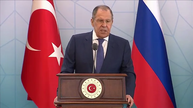 El tenso momento cuando un periodista ucraniano pregunta a Lavrov qué han robado a Ucrania aparte del grano El tenso momento cuando un periodista ucraniano pregunta a Lavrov qué han robado a Ucrania aparte del grano
