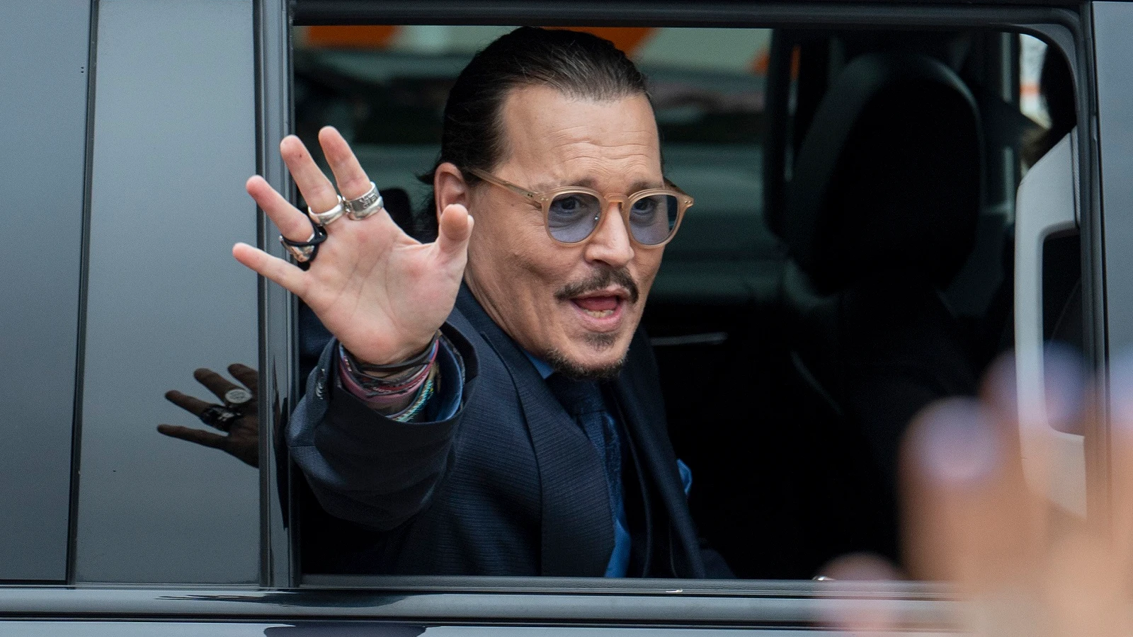 Johnny Depp a la salida del juzgado