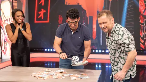 El Monaguillo se resiste a dar por terminada su sección en 'El Hormiguero 3.0': "¡El público no quiere que acabe!" El Monaguillo se resiste a dar por terminada su sección en 'El Hormiguero 3.0': "¡El público no quiere que acabe!"