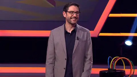 ¿Hay ‘feeling’? Intenso cruce de miradas entre una concursante y Juanra Bonet en ‘¡Boom!’ ¿Hay ‘feeling’? Intenso cruce de miradas entre una concursante y Juanra Bonet en ‘¡Boom!’