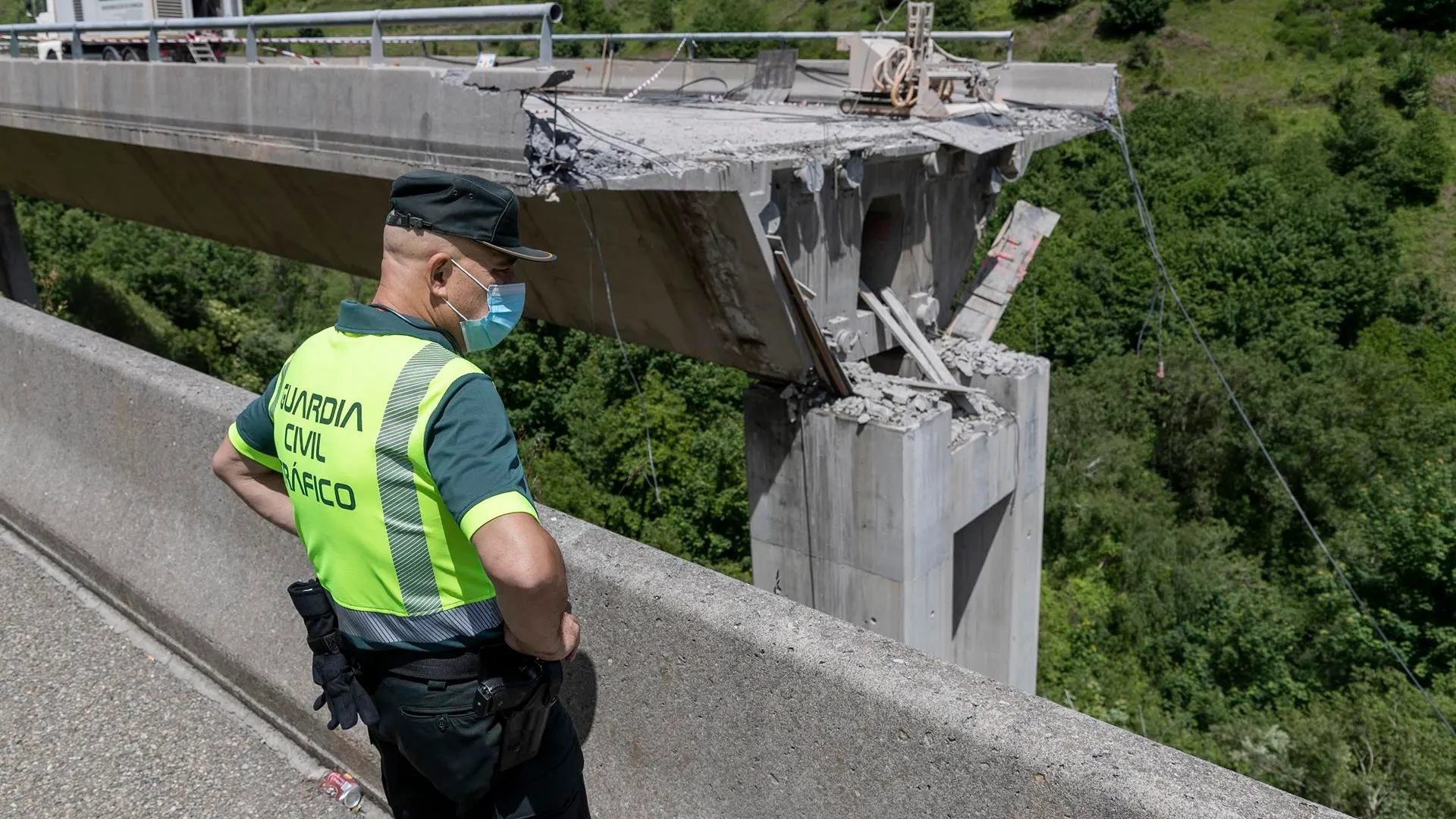 Se desploma un viaducto en obras de la A-6 a la entrada de Galicia
