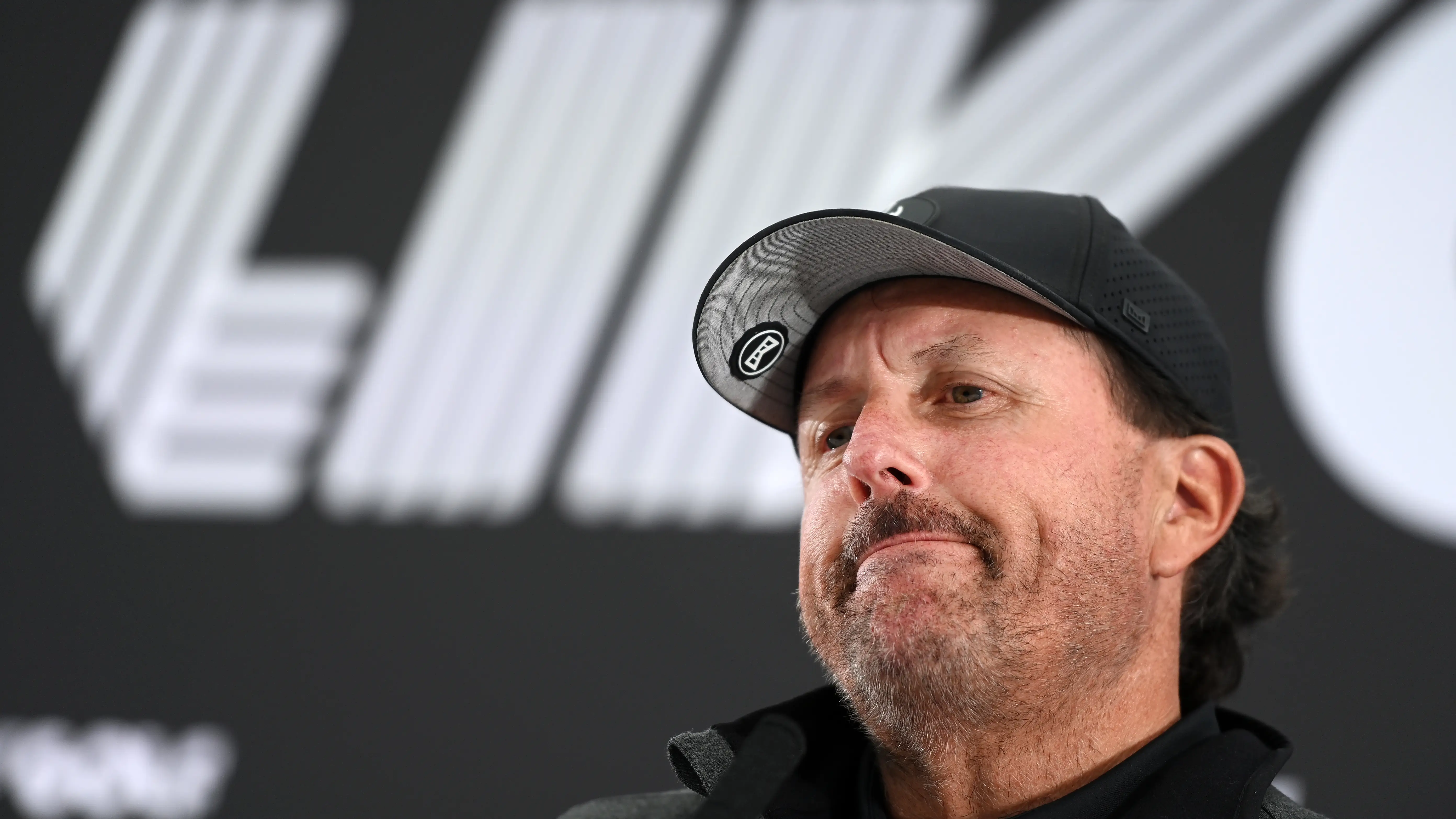 Phil Mickelson atiende a los medios en rueda de prensa