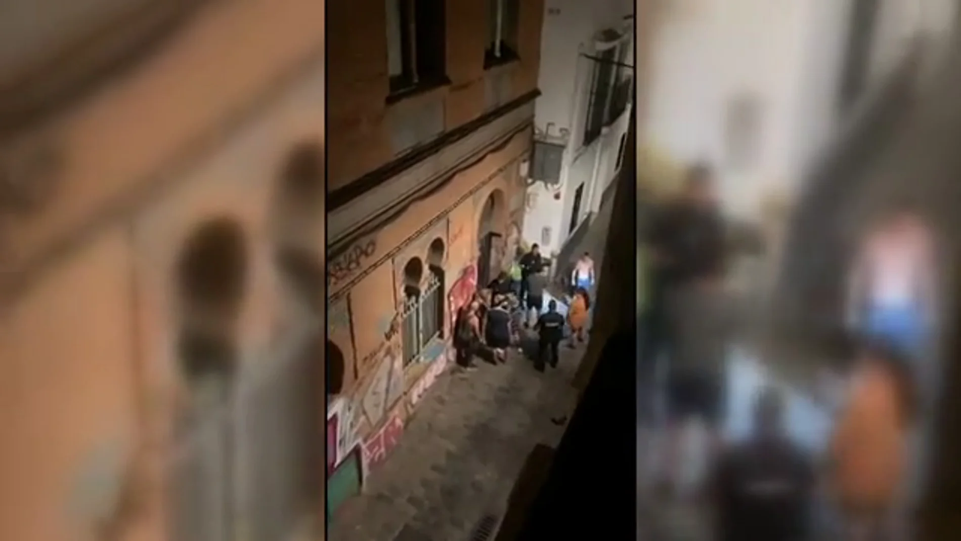 Okupan un edificio de Sevilla propiedad de una empresa eléctrica y amenazan de muerte a los vecinos 