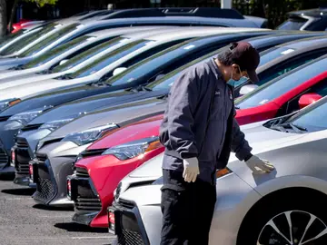 Aprobado el veto a la venta de coches con motor de combustión a partir de 2035 Aprobado el veto a la venta de coches con motor de combustión a partir de 2035