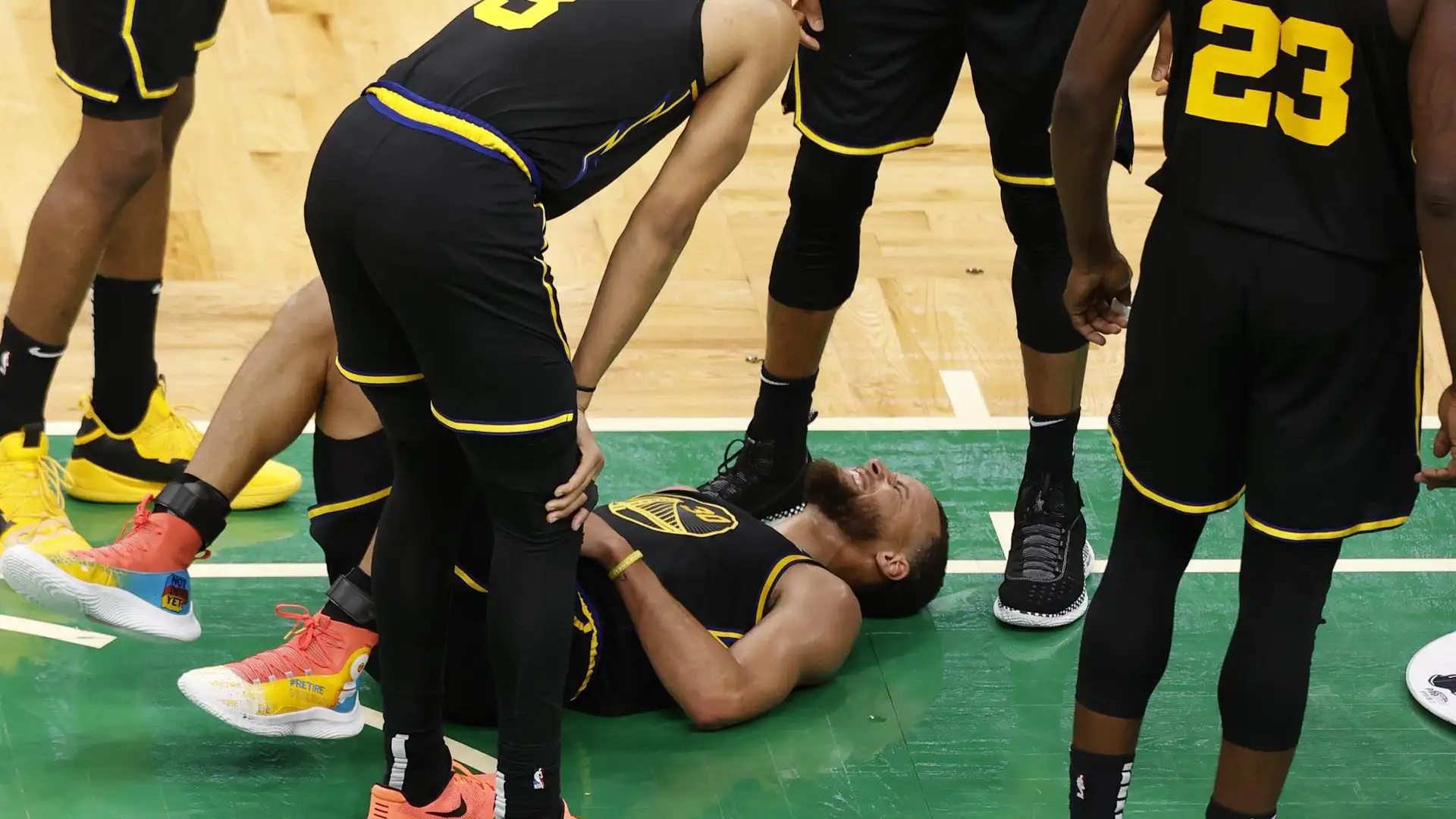 Curry se duele de su lesi&oacute;n en el Garden