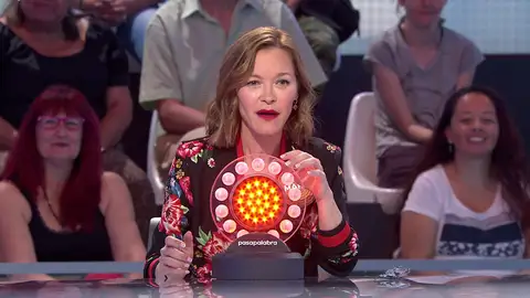 El despiste de María Esteve con el ‘Waka Waka’ en ‘Pasapalabra’ El despiste de María Esteve con el ‘Waka Waka’ en ‘Pasapalabra’