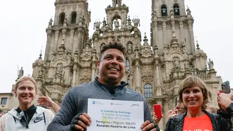Ronaldo Nazário en la plaza del Obradoiro Ronaldo Nazário en la plaza del Obradoiro