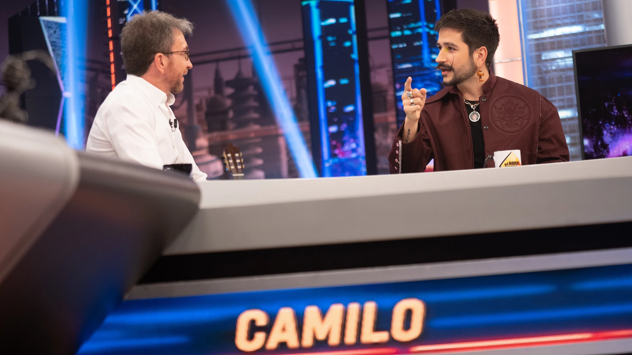Camilo desvela en 'El Hormiguero 3.0' su rutina previa a un concierto: "Nos recordamos por qué es importante lo que hacemos" Camilo desvela en 'El Hormiguero 3.0' su rutina previa a un concierto: "Nos recordamos por qué es importante lo que hacemos"