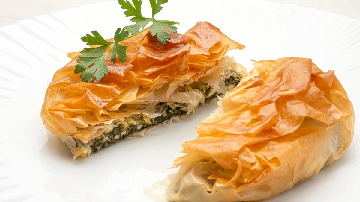Arguiñano elabora spanakopita, un pastel griego de espinacas y queso feta Arguiñano elabora spanakopita, un pastel griego de espinacas y queso feta