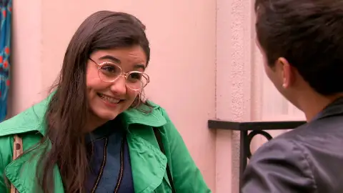 ¿Amor a primera vista?: Catalina siente un flechazo con un joven actor ¿Amor a primera vista?: Catalina siente un flechazo con un joven actor