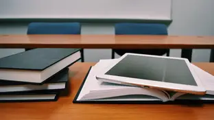 Libros en un pupitre Libros en un pupitre