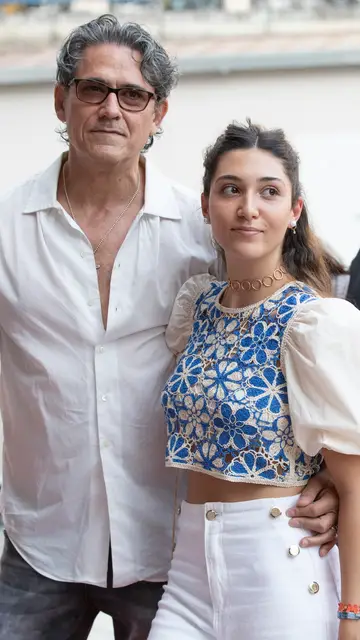 Jesús Cabanas junto a su hija, Paula EN LA PREMIERE DE 'THE RHYTHM OF THE NIGHT'