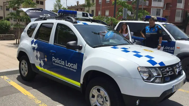 Coche de la Policía Local de Sant Antoni de Vilamajor Coche de la Policía Local de Sant Antoni de Vilamajor