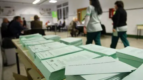 Papeletas para el voto de las elecciones andaluzas Papeletas para el voto de las elecciones andaluzas