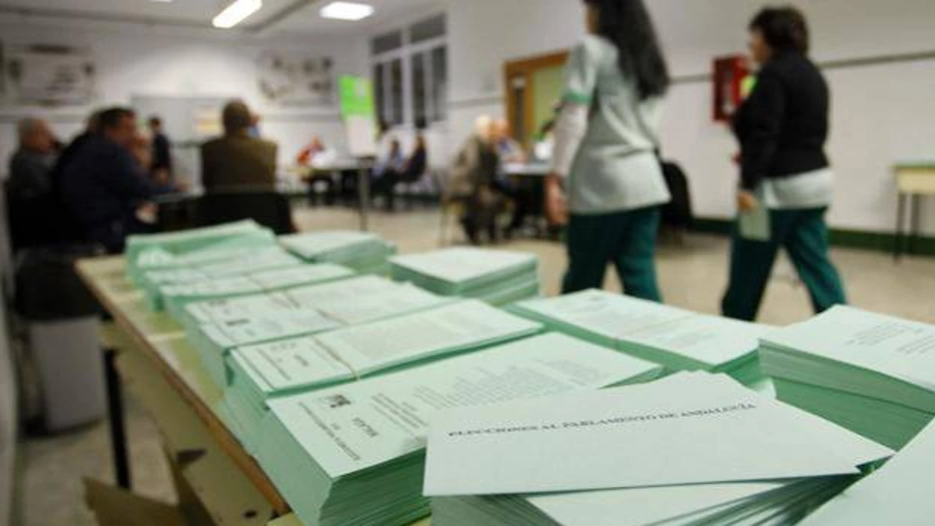 Papeletas para el voto de las elecciones andaluzas Papeletas para el voto de las elecciones andaluzas