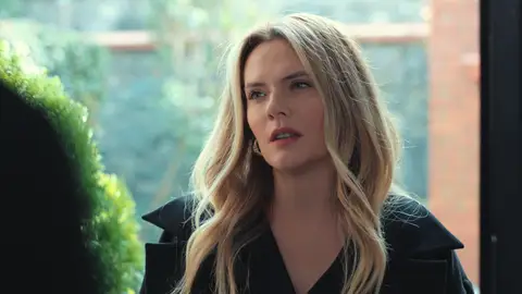Avance de 'Infiel': Leyla chantajea a Aras para evitar el divorcio y él solo piensa en dar un paso más en su relación con Asya Avance de 'Infiel': Leyla chantajea a Aras para evitar el divorcio y él solo piensa en dar un paso más en su relación con Asya