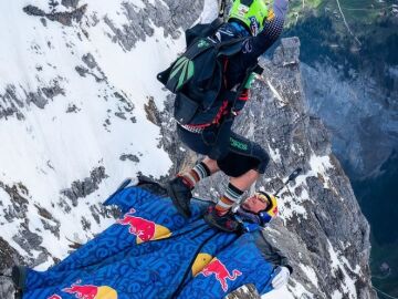 Pete Allum y Dani Román logran una maniobra inédita en los Alpes suizos