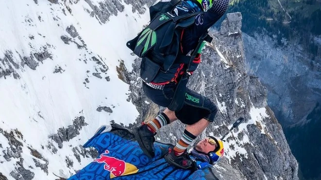 Pete Allum y Dani Rom&aacute;n logran una maniobra in&eacute;dita en los Alpes suizos