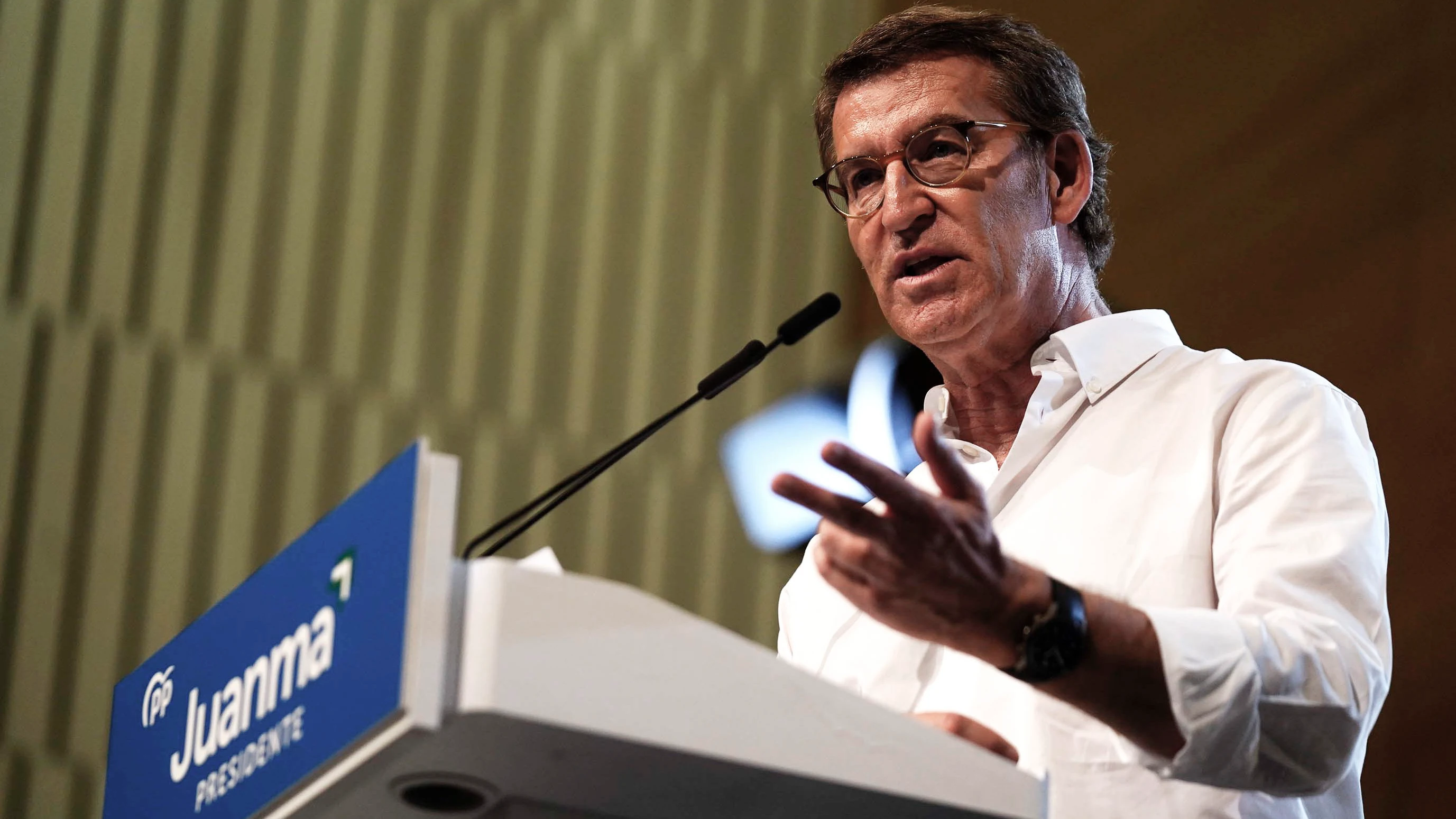 Alberto N&uacute;&ntilde;ez Feij&oacute;o en un acto de la campa&ntilde;a para las elecciones en Andaluc&iacute;a