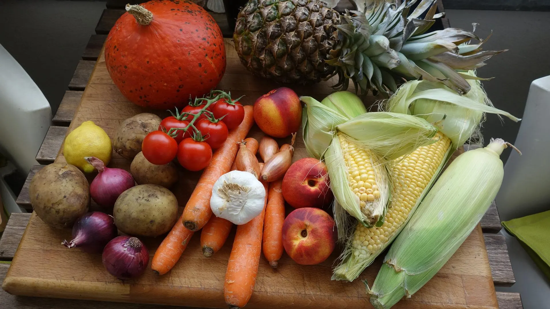 La iniciativa de un frutero para luchar contra el desperdicio: 12 kilos de fruta y verdura picada por 4 euros